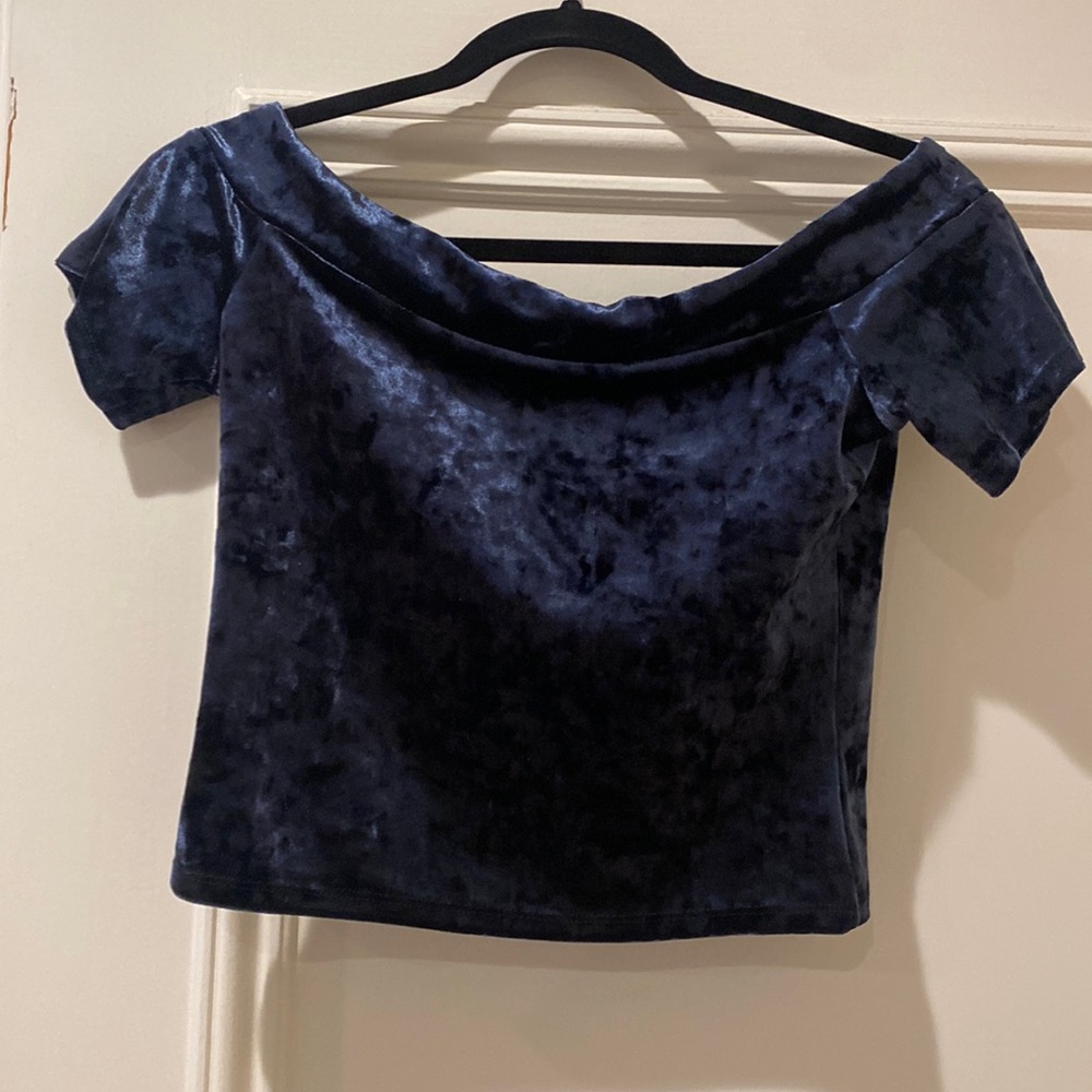 Forever 21 Velvet off-the-shoulder crop top